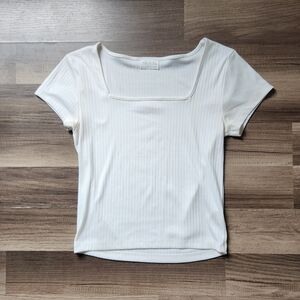 Casual Coquette White Short Sleeve Ribbed Baby tee Jolie & Joy Size Medium